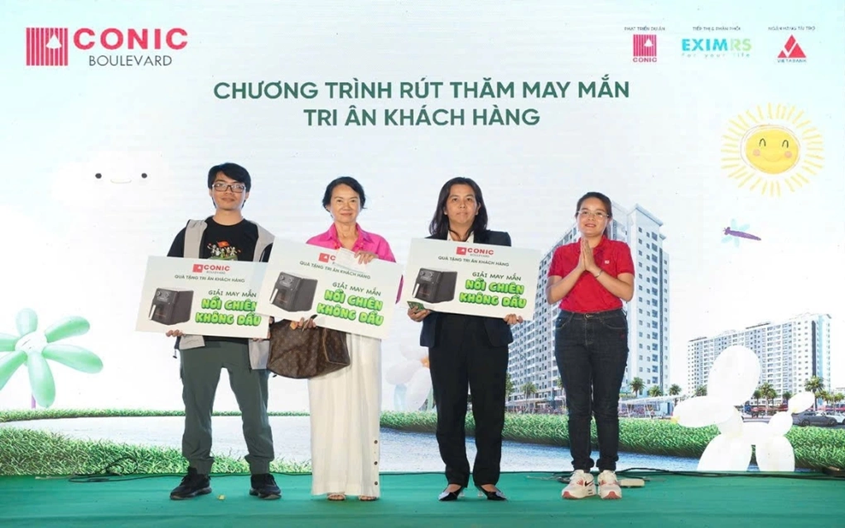 khách hàng tham dự sự kiện conic boulevard